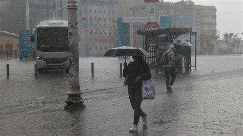 İ­s­t­a­n­b­u­l­­d­a­ ­f­ı­r­t­ı­n­a­ ­b­a­ş­l­a­d­ı­